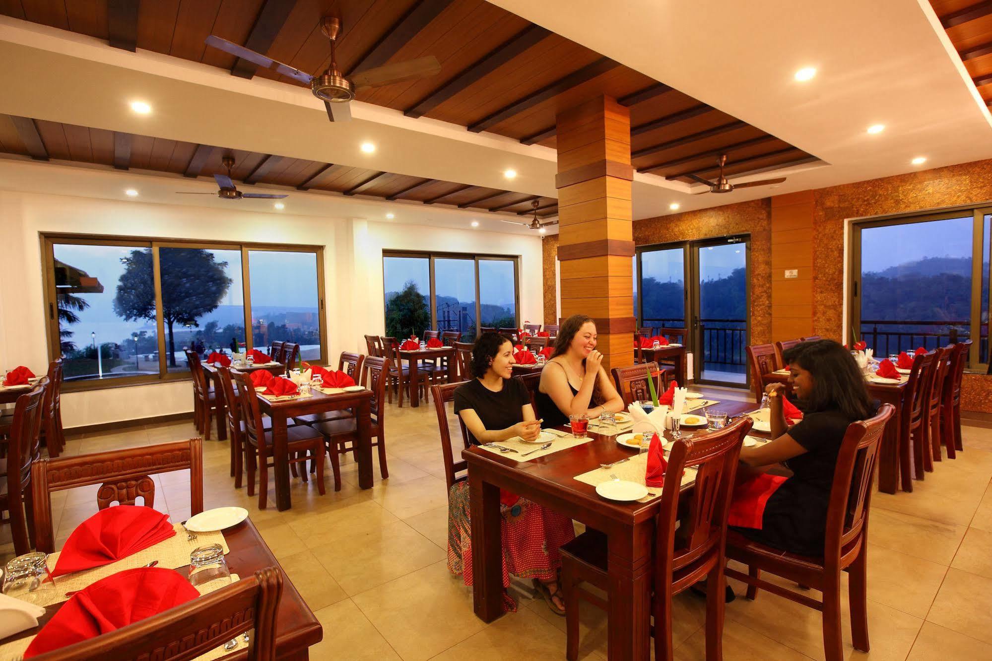 Arayal Resort-A Unit Of Sharoy Resort Tariyod Luaran gambar